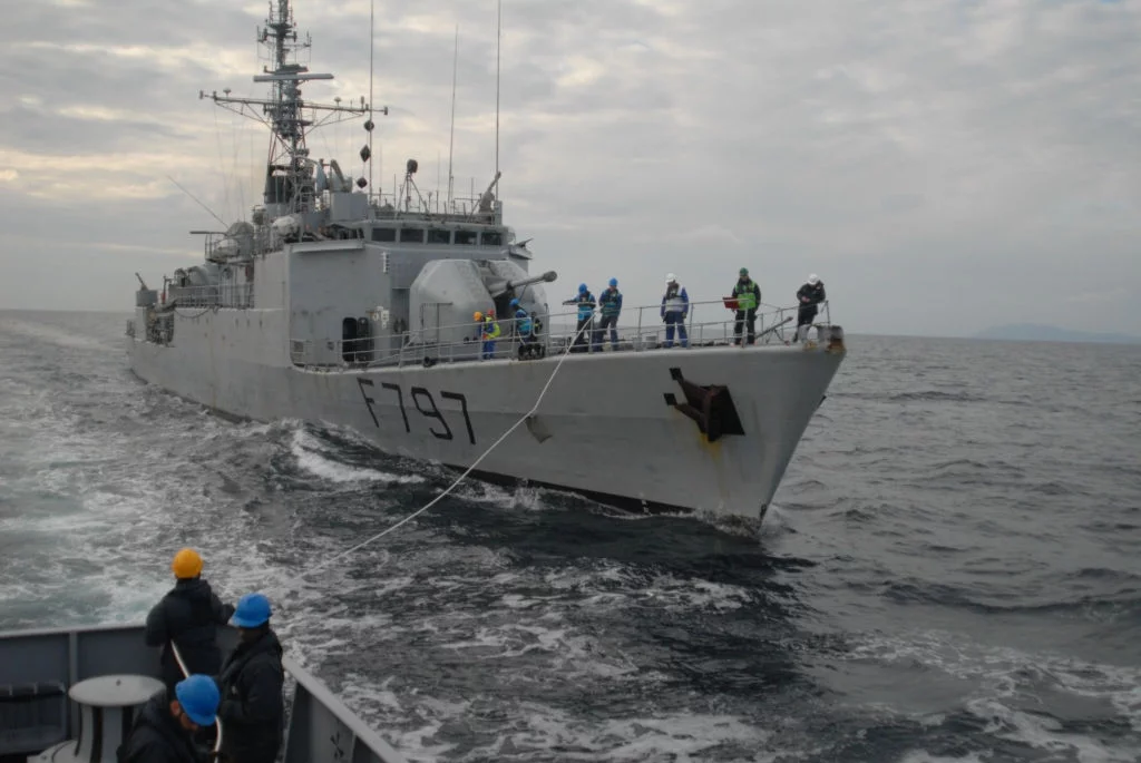 Exercice de transfert de courrier entre l'aviso Cdt Bouan et le BBPD « Achéron »