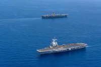 Le Charles de Gaulle et le porte-avions américain USS Dwight D. Eisenhower