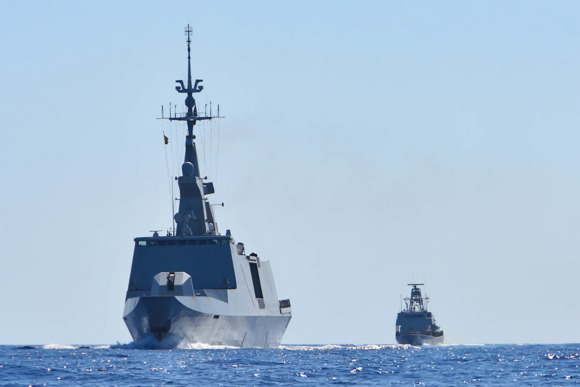 La frégate La Fayette et le patrouilleur chypriote Commodore Andreas Ioannides