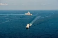 Une corvette malaisienne et le BPC Tonnerre