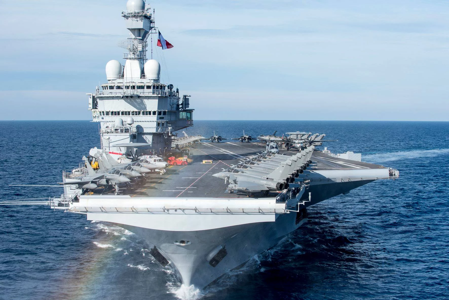 Le porte-avions Charles de Gaulle