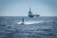 Le sous-marin Suffren et le porte-avions Charles de Gaulle lors de l'exercice Polaris 21