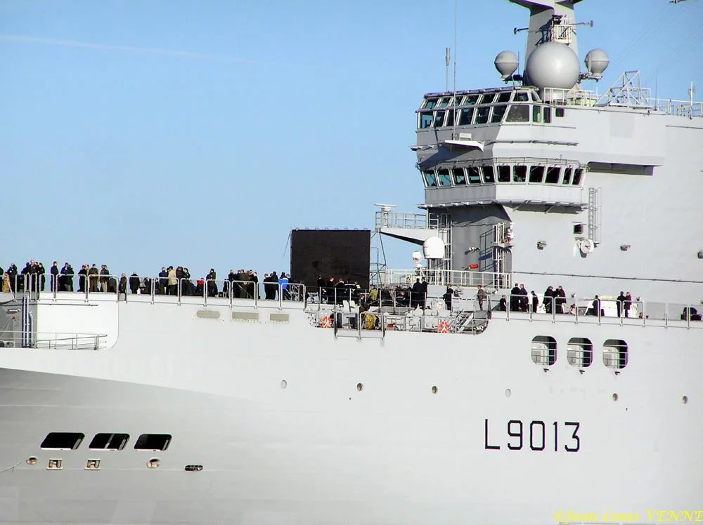 Retour du Mistral après la Journée de Présentation de la Marine
