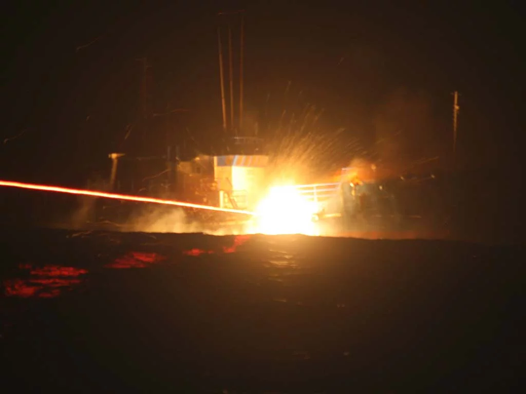 Le chalutier est détruit par le HMS Iron Duke au canon de 30 mm