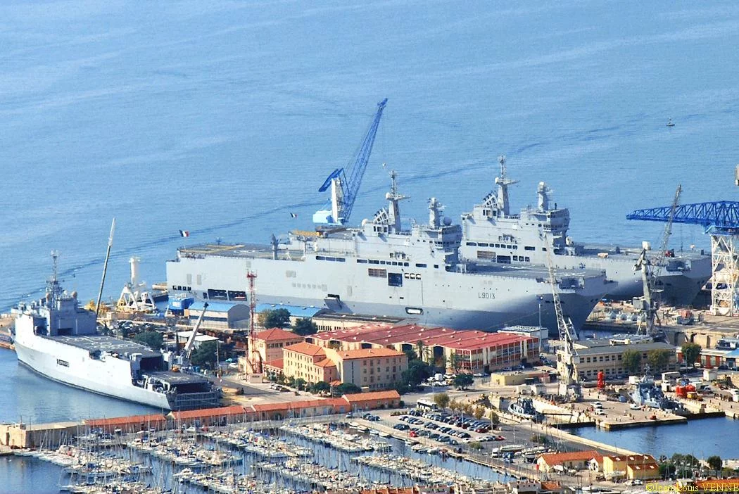 Les BPC Mistral et Tonnerre aux bassins Vauban