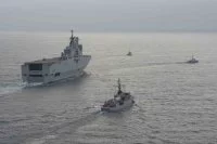 Le BPC Dixmude et le PHM Commandant Bouan