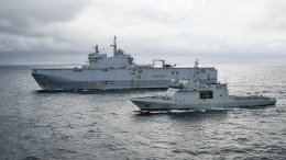 Le porte-hélicoptères Tonnerre et le patrouilleur espagnol Rayo