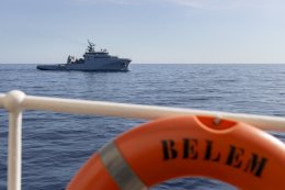 Le bâtiment de soutien Seine vu depuis le Bélem