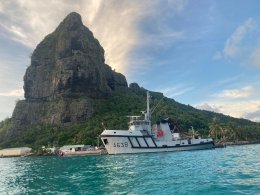 Le Remorqueur Portuaire et Côtier Manini en escale dans les îles sous le Vent