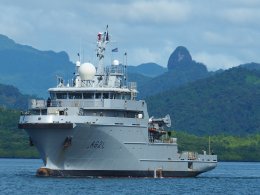 Le Bâtiment de soutien et d’assistance outre-mer (BSAOM) D’Entrecasteaux arrive aux îles Fidji