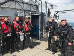 Plongeurs démineurs français et allemands s'entraînent côte à côte