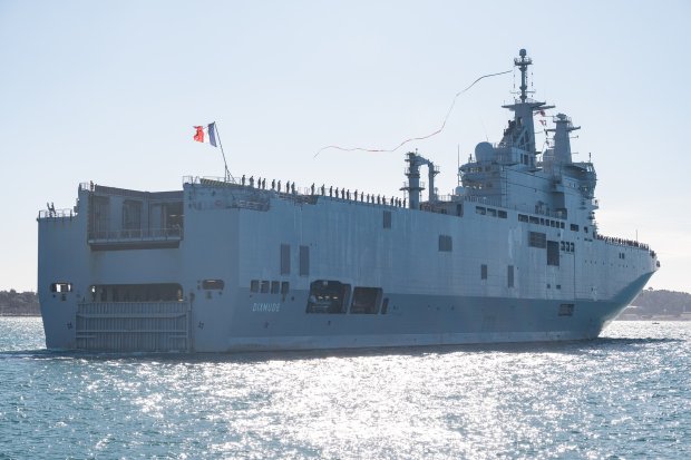 Le porte-hélicoptères Dixmude